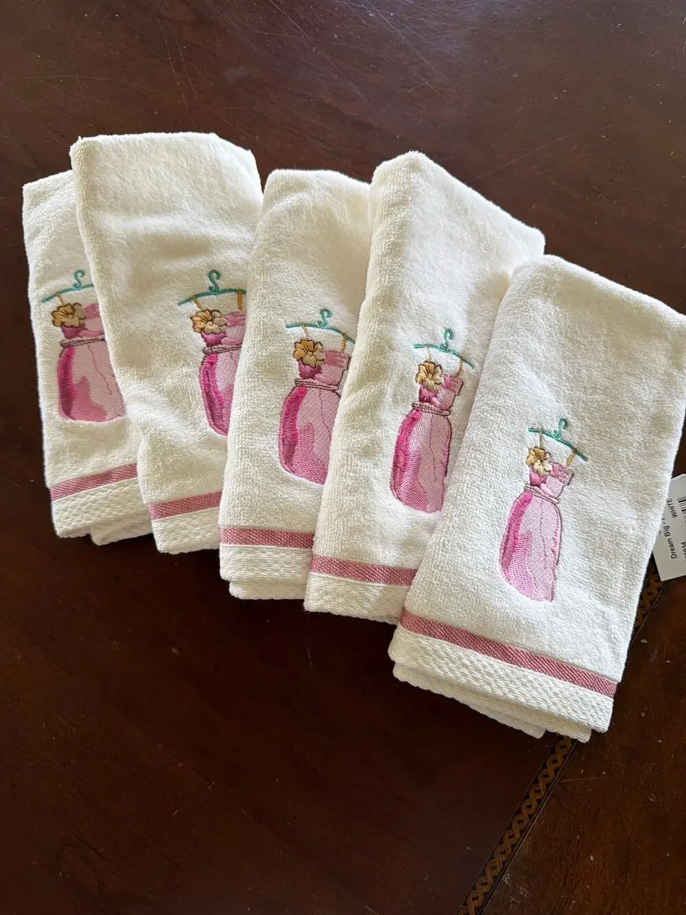 Avanti Linens Five Fingertip Towels 100% Cotton NWT